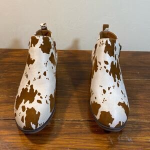 Pierre Dumas Faux Cowhide Shoes Size 6 Side Zip